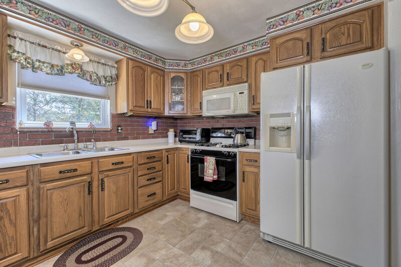 1678 Bernice DRIVE — photo 8