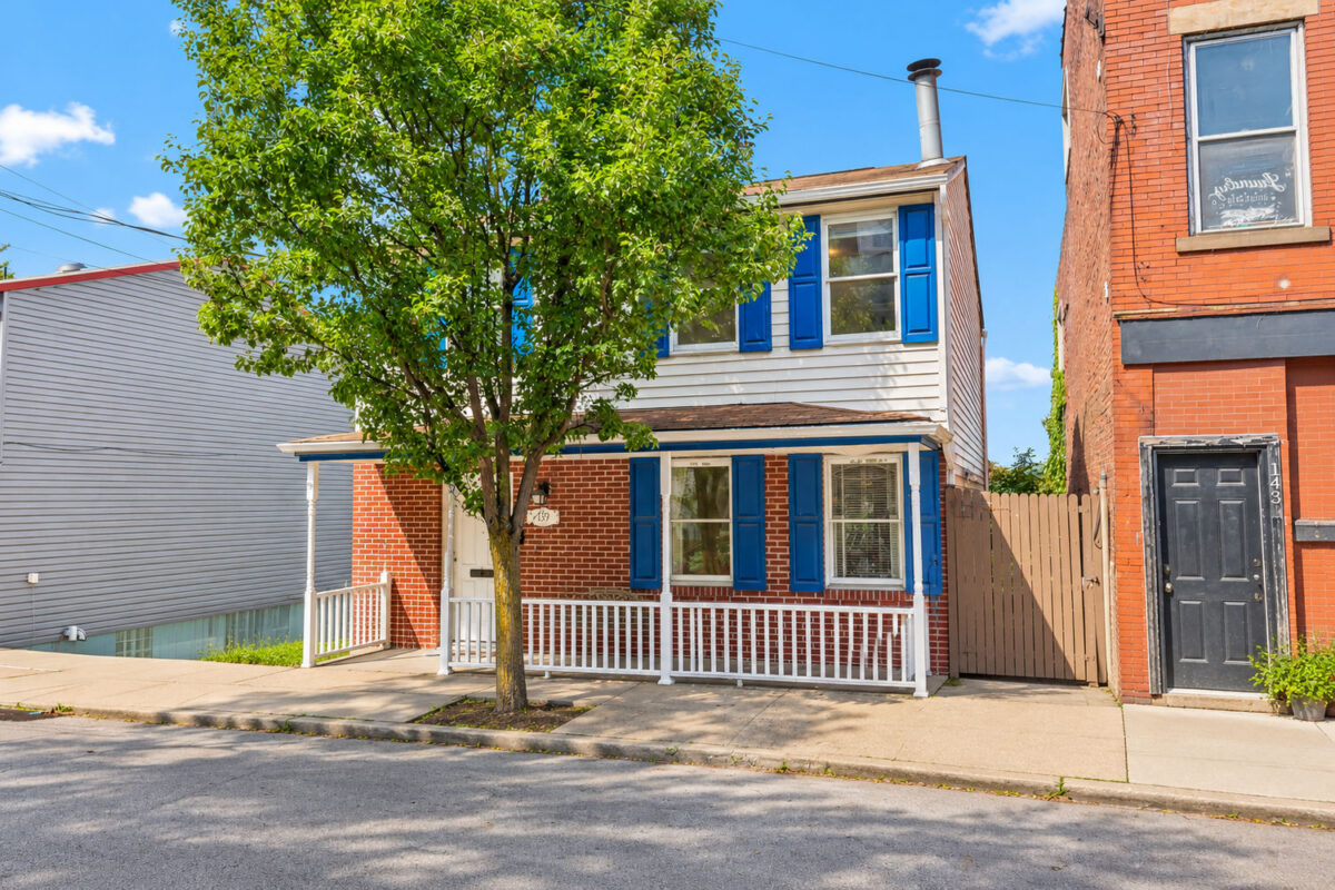 139 Pius STREET — photo 1