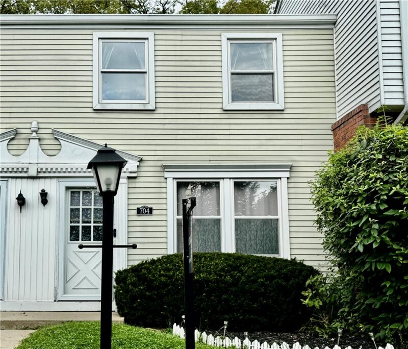 704 Countryside Dr