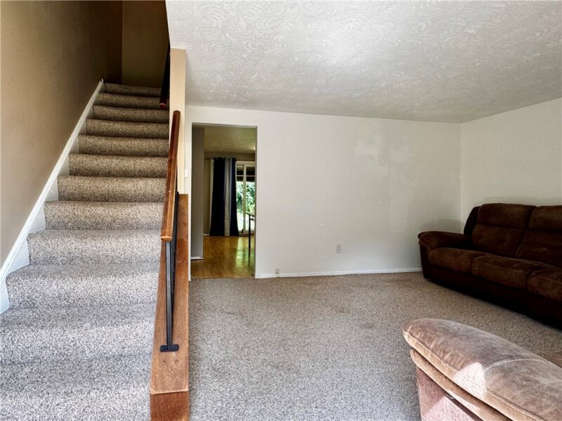 704 Countryside Dr — photo 2