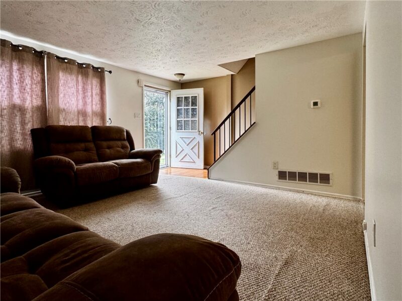 704 Countryside Dr — photo 3