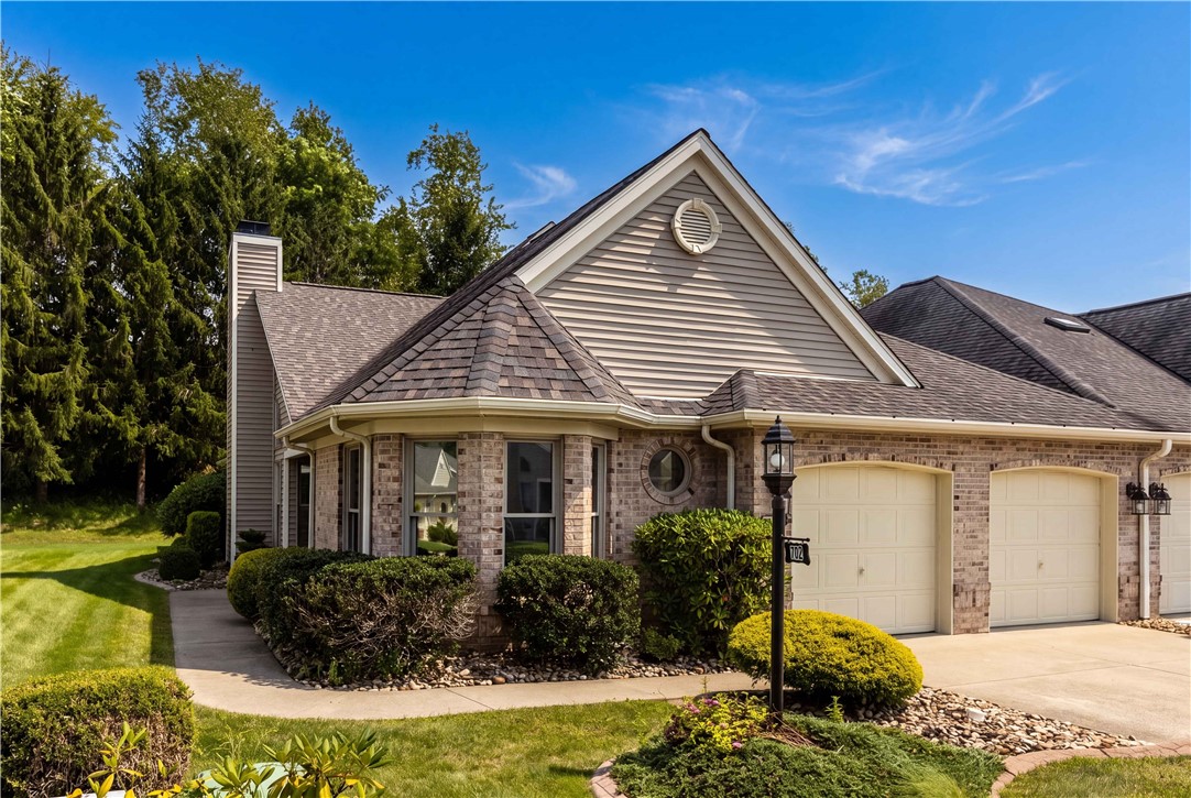 702 Hunt Club Dr — photo 1
