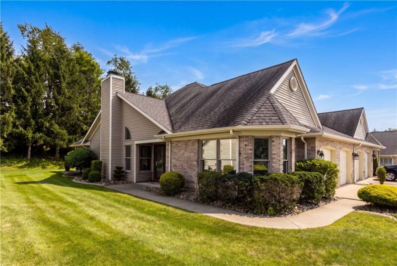 702 Hunt Club Dr — photo 2