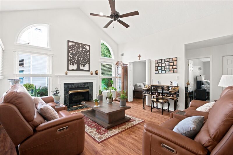702 Hunt Club Dr — photo 4