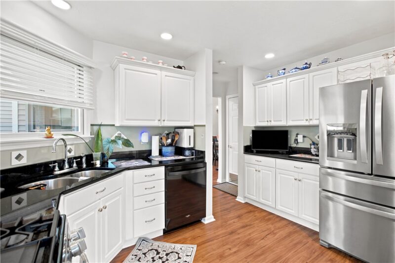 702 Hunt Club Dr — photo 8