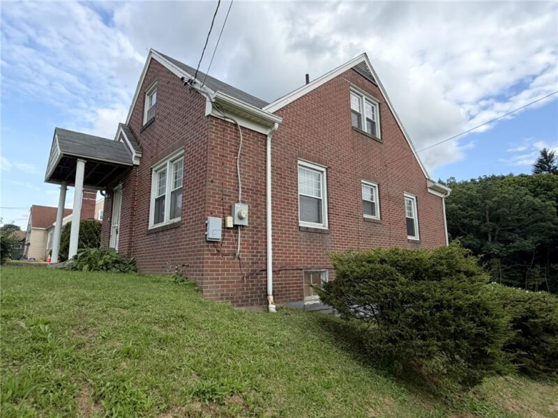 1047 W Main Street — photo 3