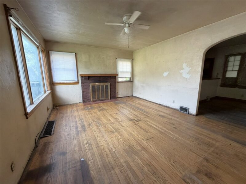 1047 W Main Street — photo 4