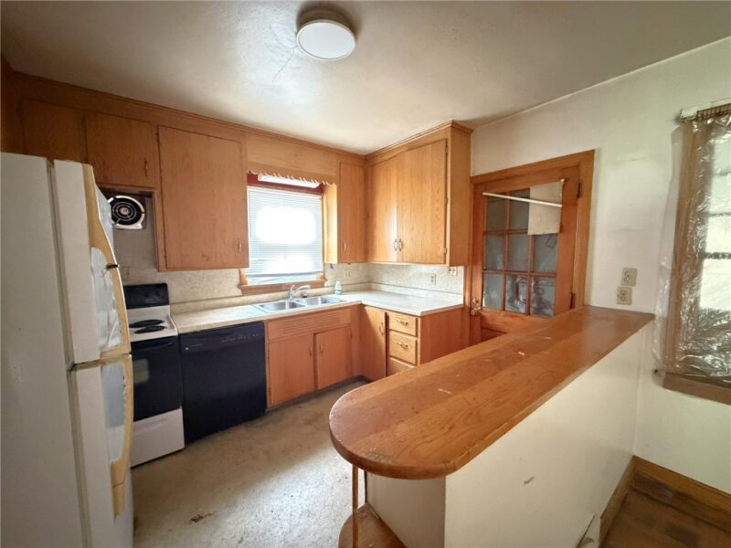 1047 W Main Street — photo 7