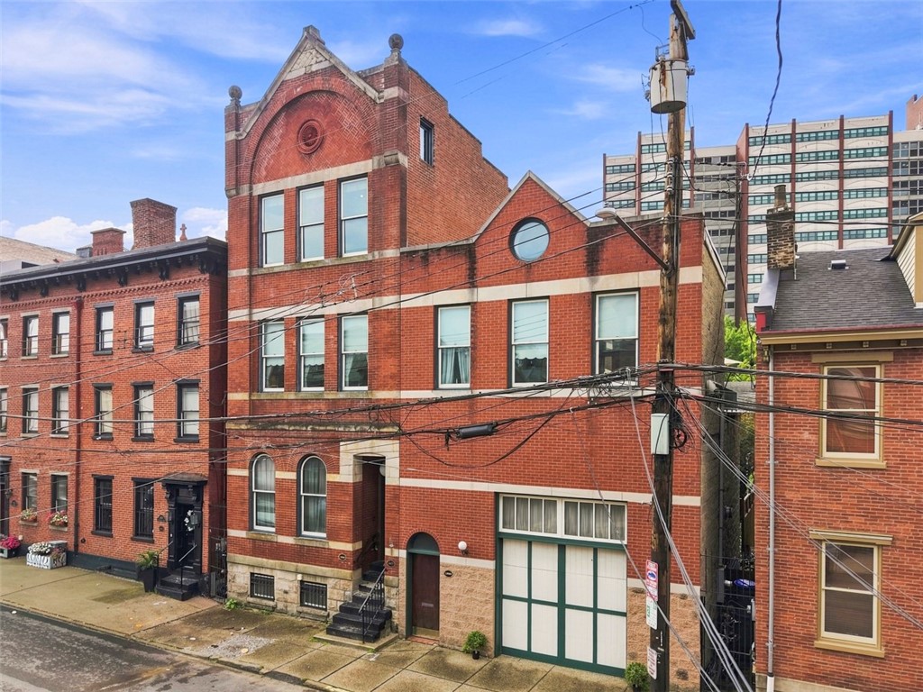 607 Lockhart St — photo 1