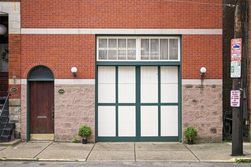 607 Lockhart St — photo 3