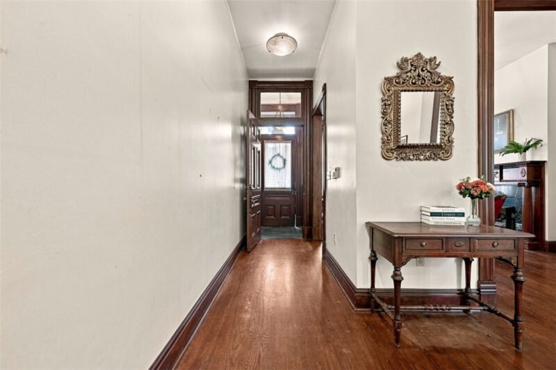 607 Lockhart St — photo 7