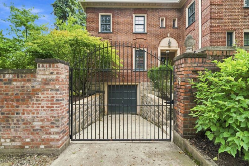 4342 Centre AVENUE — photo 3