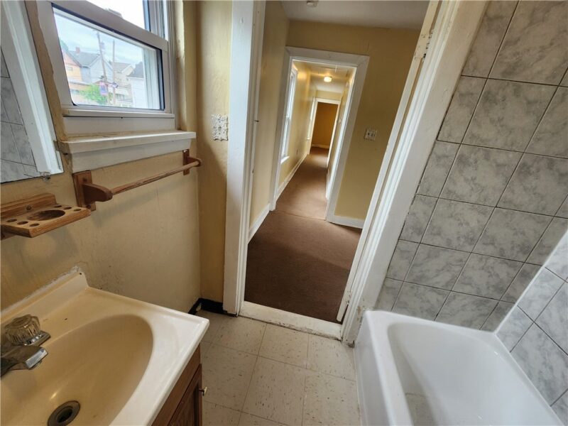 706 Holland St — photo 8