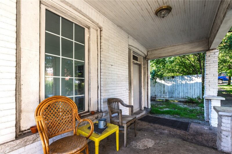 315 Highland Ave — photo 2
