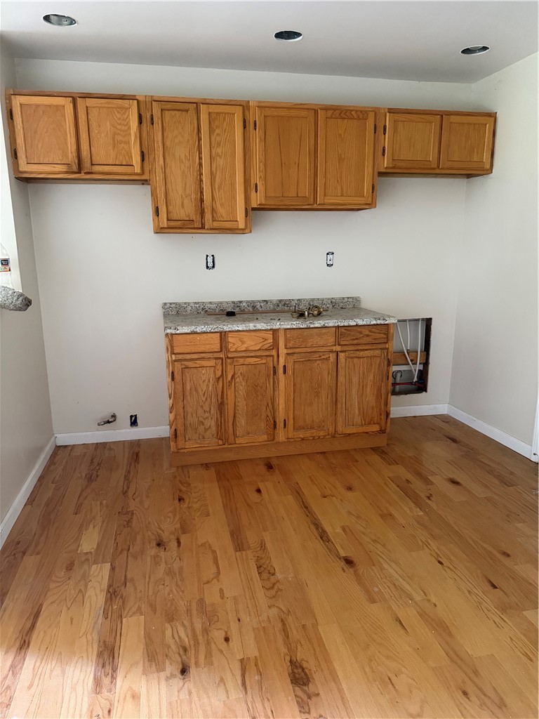 422 W Carter Dr — photo 2
