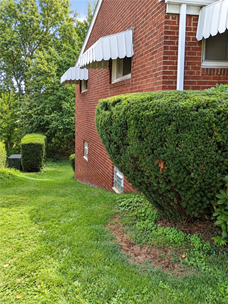 351 Berry St — photo 2