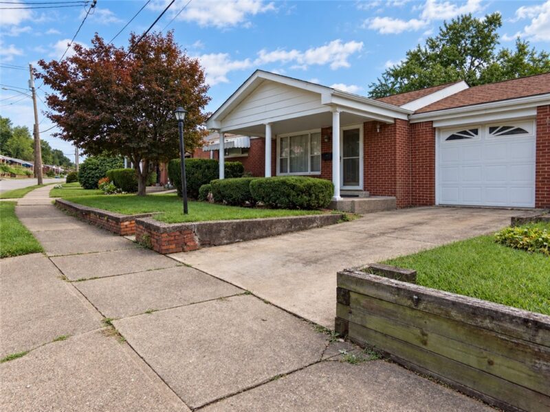 351 Berry St — photo 4