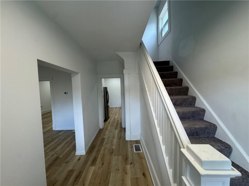 1922 Kenneth Ave — photo 3