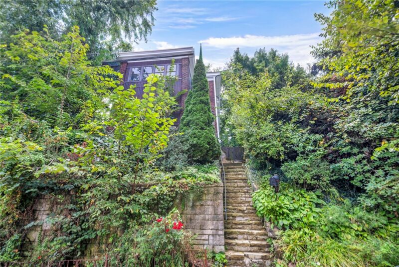 1048 Mirror St — photo 2
