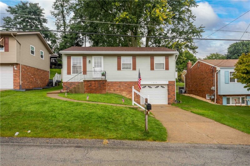 1525 Leona Ave — photo 2