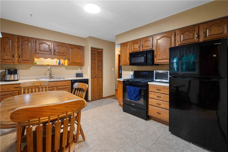 1525 Leona Ave — photo 8