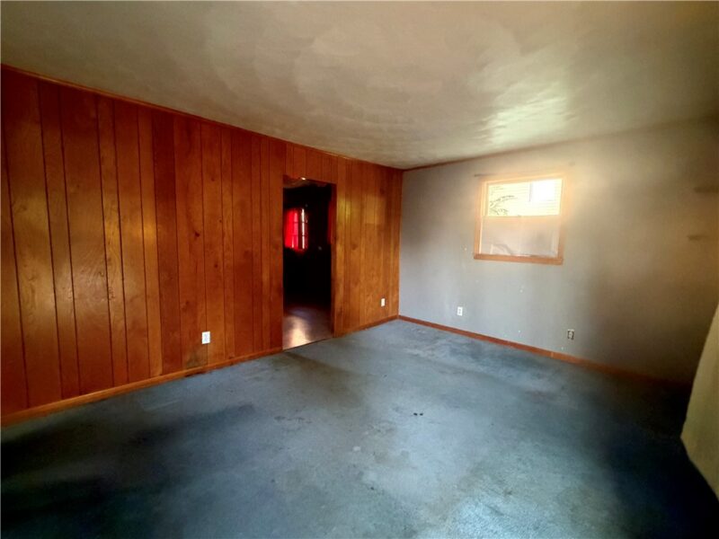 109 Sarah St — photo 8