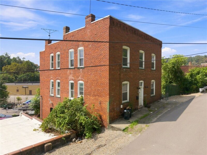 32 Brown Street — photo 5