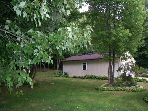 144 Lindy St — photo 3