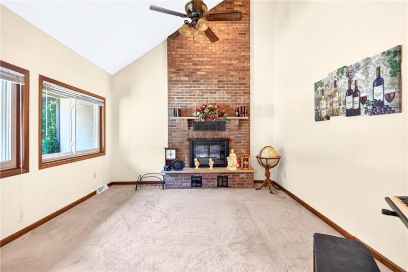 430 Oliver Drive — photo 8