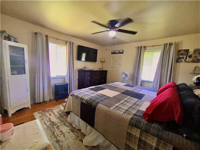 2544 Leslie Dr — photo 8