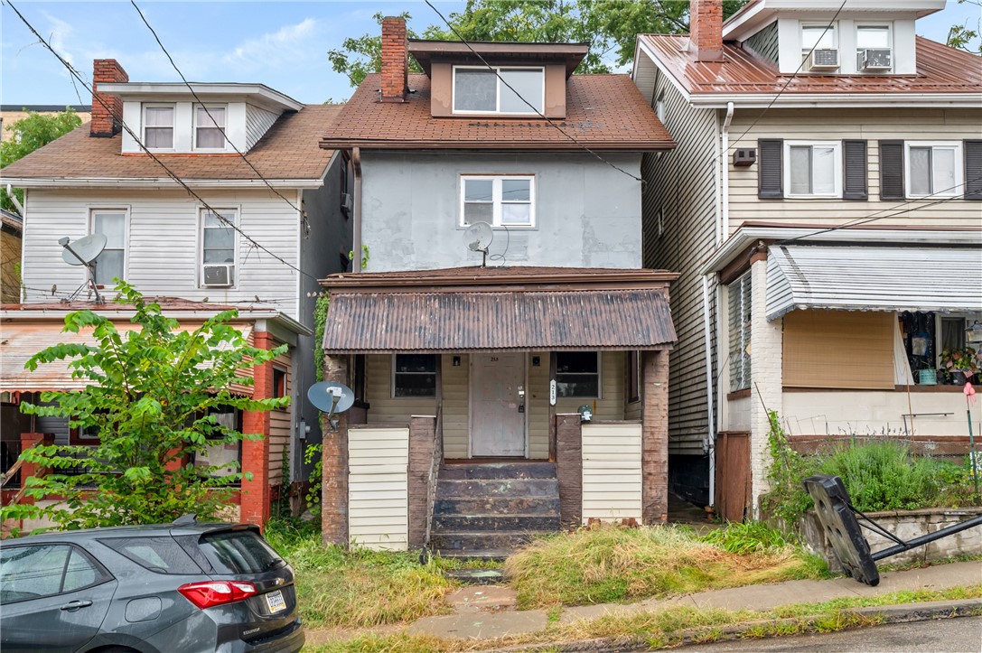 213 Wilbur St — photo 1