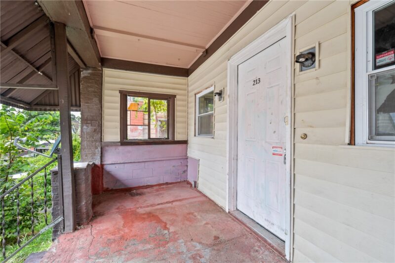 213 Wilbur St — photo 3