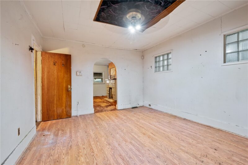 213 Wilbur St — photo 8