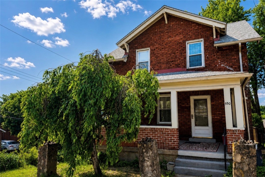 550 Maple St — photo 1