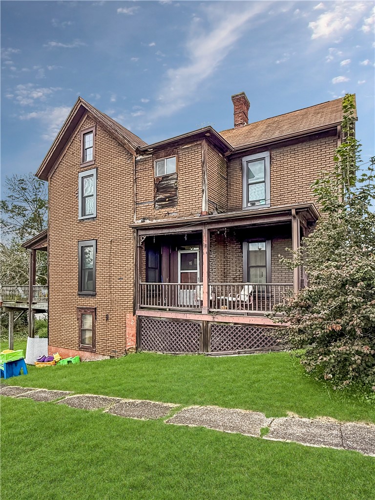 112 E College St — photo 2