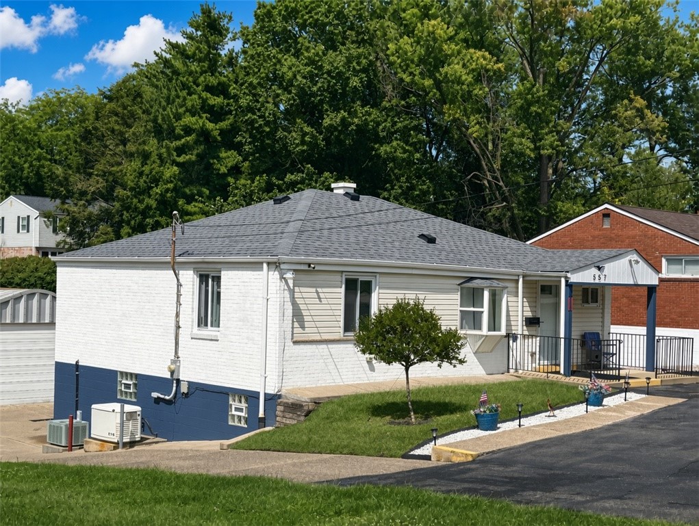 557 Beatty Rd — photo 1
