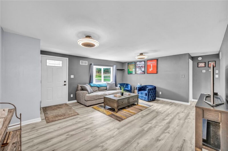 557 Beatty Rd — photo 2