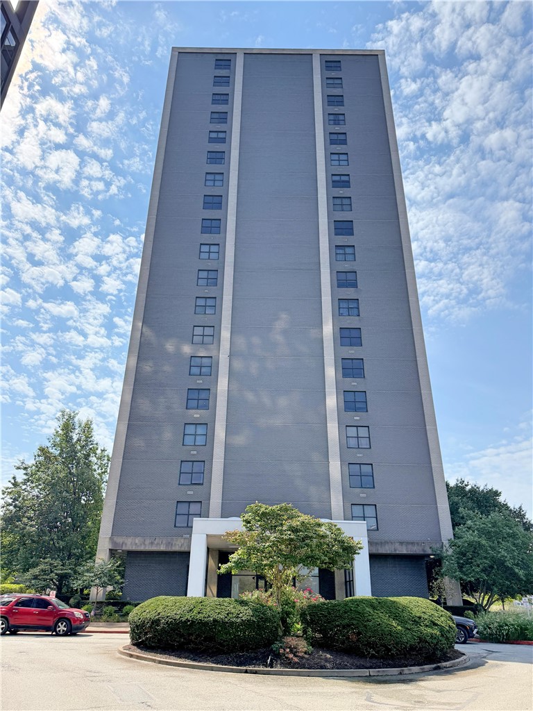 112 Washington Pl, Chatham Twr 11 E\F — photo 1