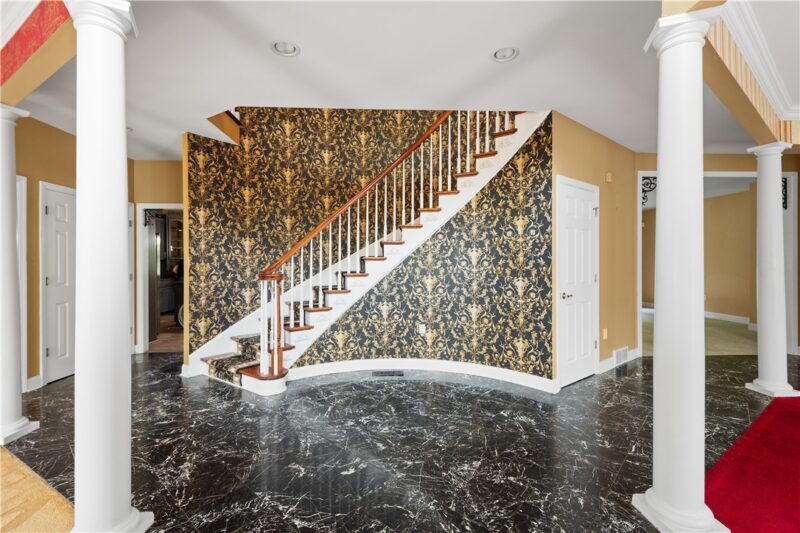 132 Hardwood Drive — photo 3