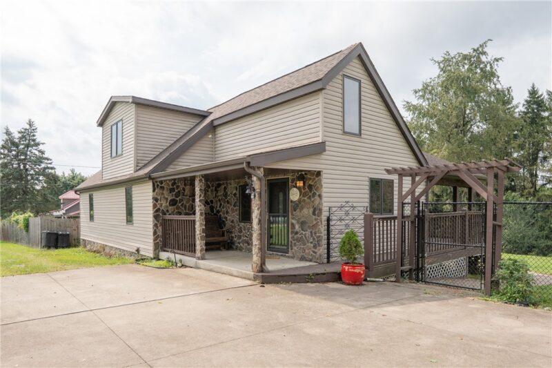 426 Dick Station Rd — photo 3