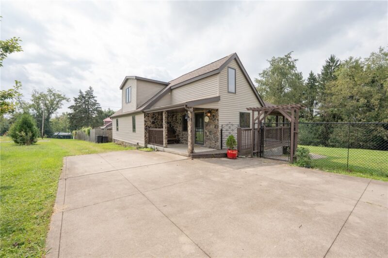 426 Dick Station Rd — photo 4