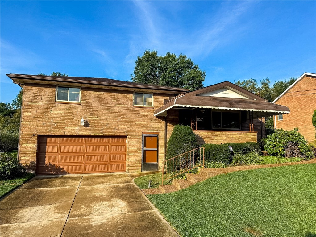 892 Locust Dr — photo 1