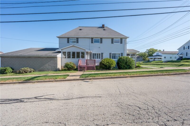 511 Lewis Ave — photo 2