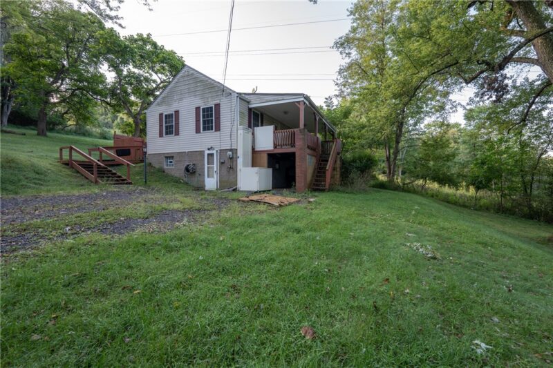 765 Pellis Rd — photo 2
