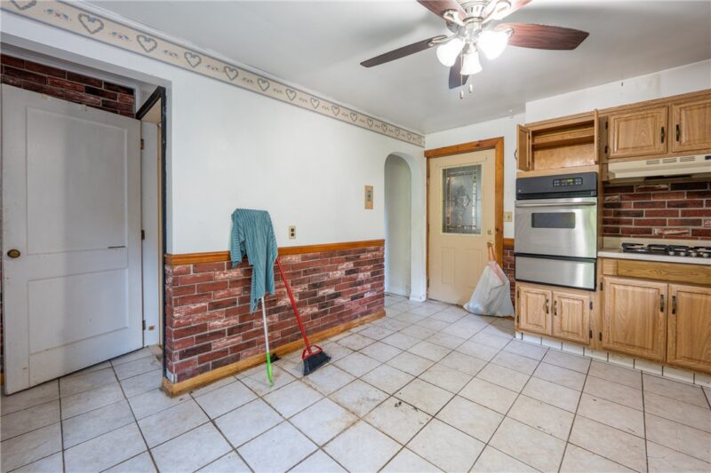 765 Pellis Rd — photo 8