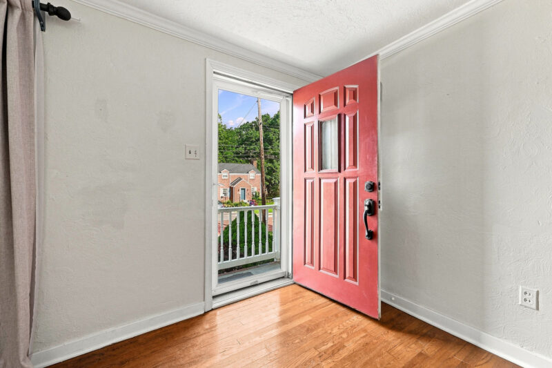 699 CRYSTAL DRIVE — photo 3