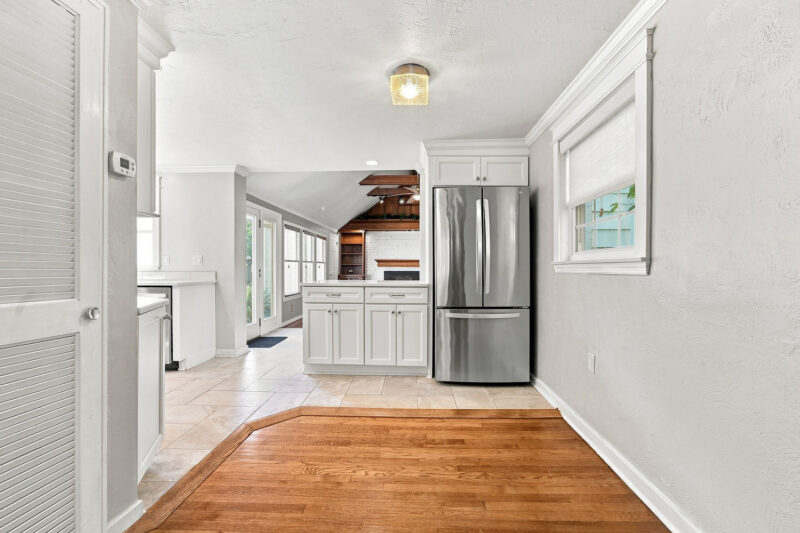 699 CRYSTAL DRIVE — photo 7
