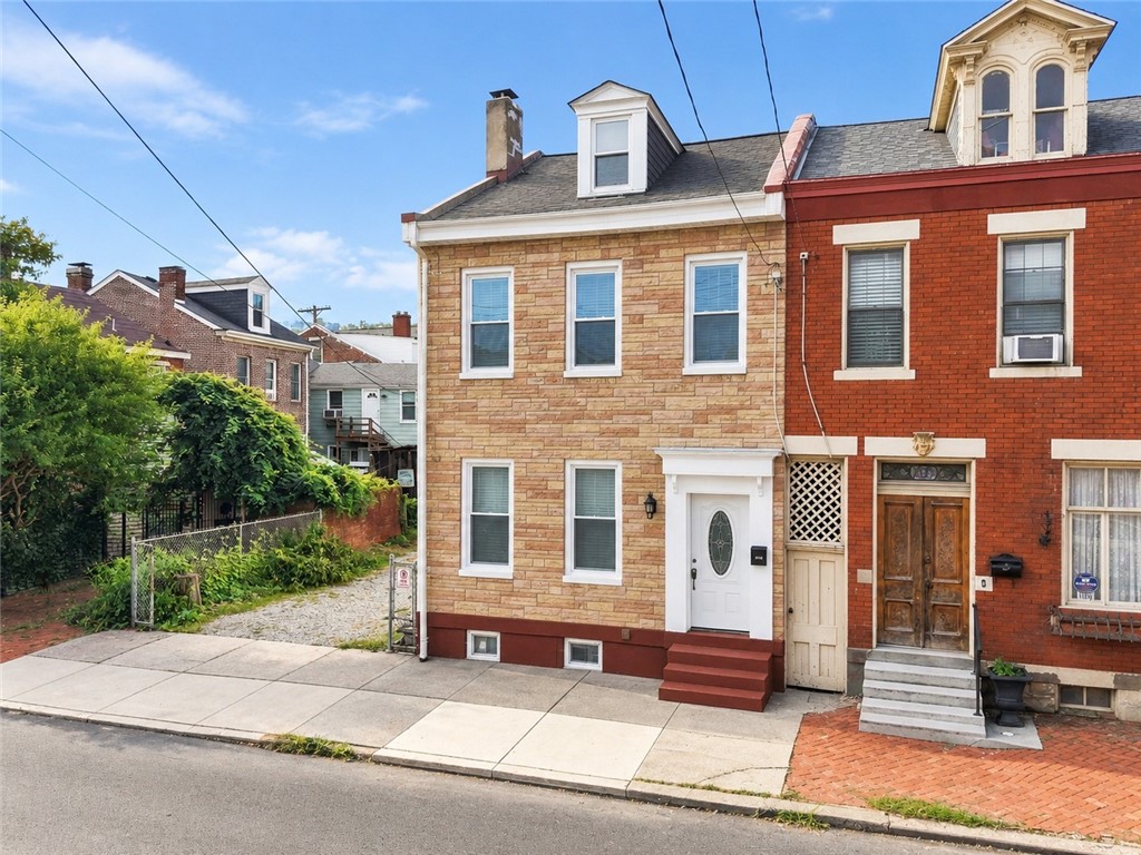 1820 Sarah St — photo 1