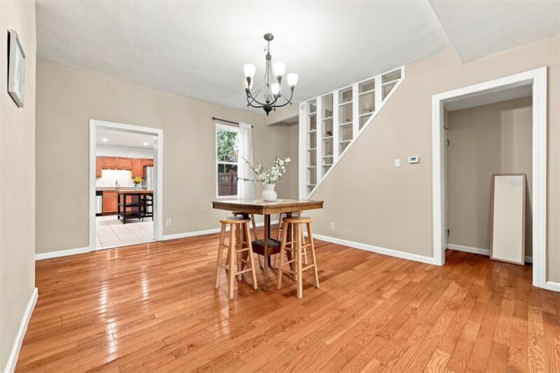 1820 Sarah St — photo 8