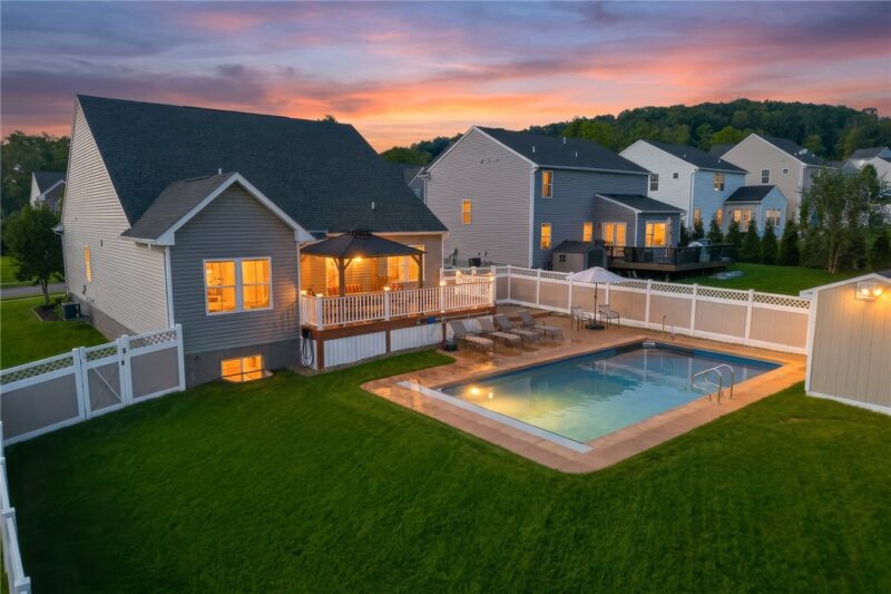 1018 Blackhawk Dr — photo 2